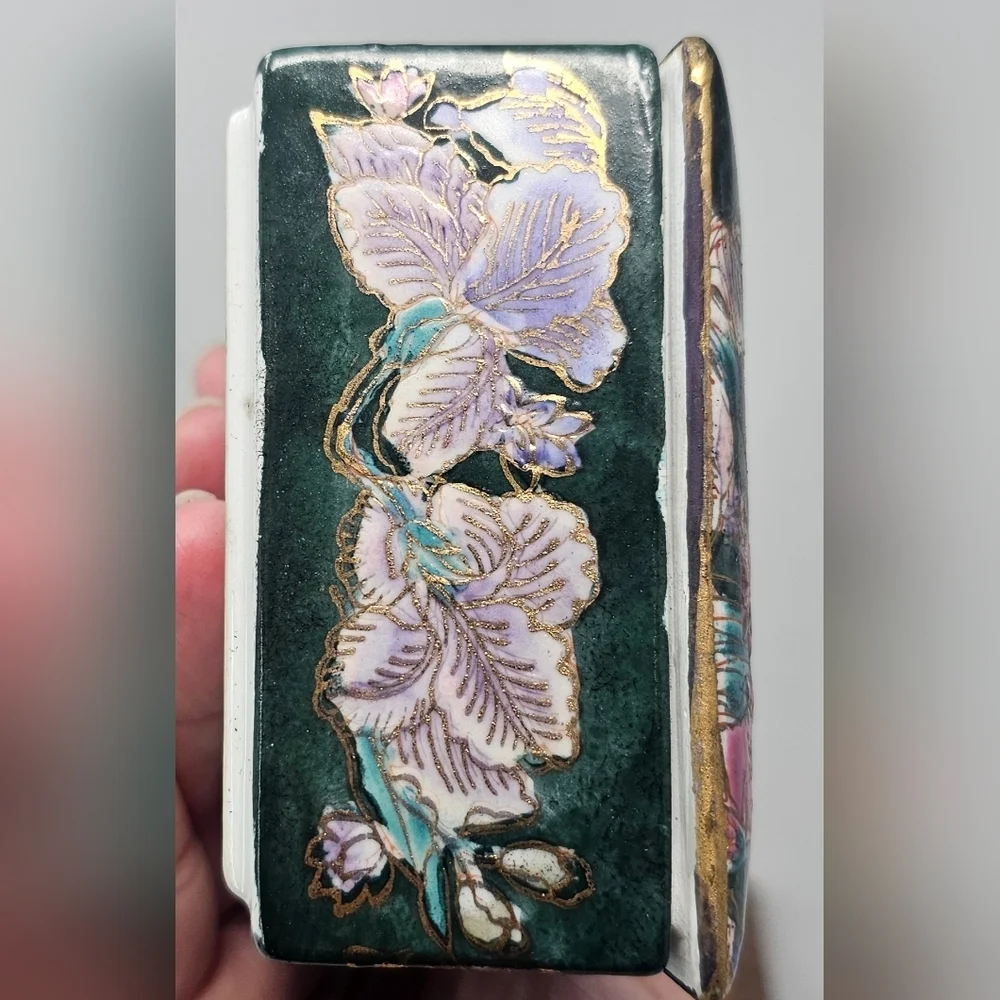 Source Unknown excellent preloved